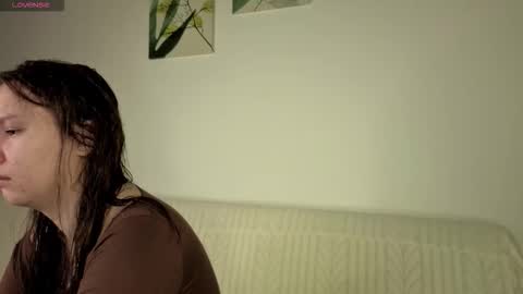 Alisia online show from 10-26-25, 05:02