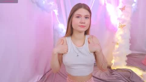 Alisia online show from 10-19-25, 03:56