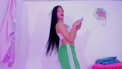 Alisia online show from 12-18-24, 08:14