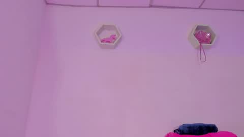 Alisia online show from 01-29-25, 03:58