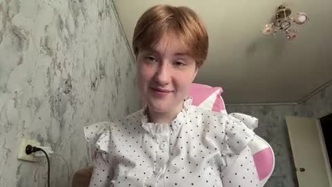 Snapshot of alisiakapp chatting on 03-12-26, 10:43 Mia online show from 03-12-26, 10:43