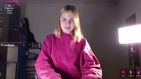 Snapshot of alismoona chatting on 11-25-25, 08:20 Alisa online show from 11-25-25, 08:20