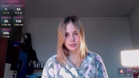 Snapshot of alismoona chatting on 11-28-25, 08:39 Alisa online show from 11-28-25, 08:39