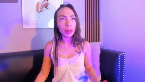 Snapshot of alison_bonnet chatting on 10-23-25, 11:46 Alison Bonnet online show from 10-23-25, 11:46