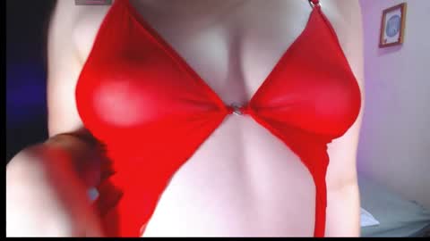 Snapshot of alison_girl22 chatting on 05-06-26, 09:53 Alison online show from 05-06-26, 09:53