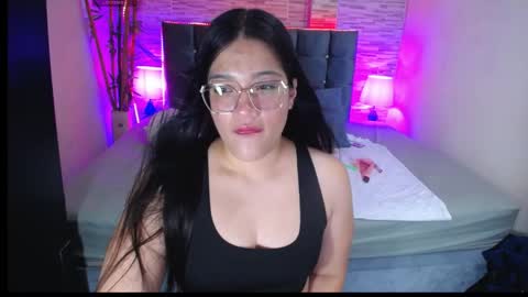Snapshot of alison_girl22 chatting on 05-12-26, 09:01 Alison online show from 05-12-26, 09:01