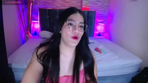 Snapshot of alison_girl22 chatting on 06-10-26, 08:52 Alison online show from 06-10-26, 08:52