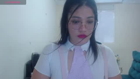 Snapshot of alison_girl22 chatting on 06-13-26, 09:02 Alison online show from 06-13-26, 09:02