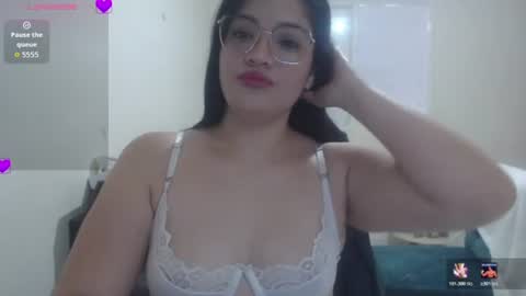 Snapshot of alison_girl22 chatting on 06-16-26, 10:34 Alison online show from 06-16-26, 10:34