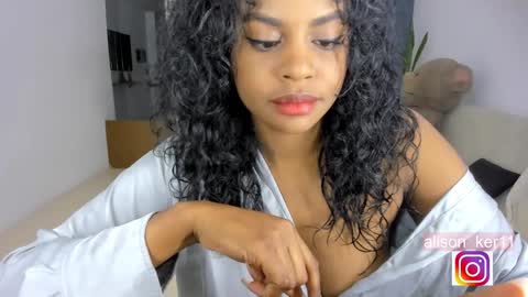 Snapshot of alison_ker chatting on 12-31-24, 08:15 Sofias house online show from 12-31-24, 08:15