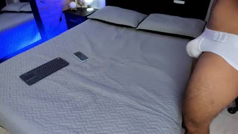 Snapshot of alison_thomas1 chatting on 12-24-24, 02:54 alison online show from 12-24-24, 02:54