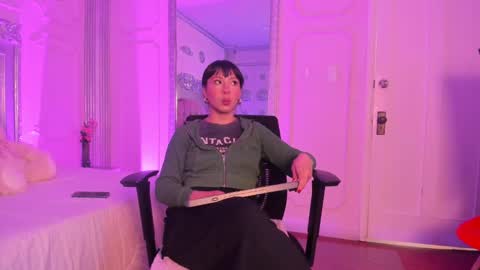 Snapshot of alisonfishert chatting on 01-06-25, 11:40 Alison Fishert online show from 01-06-25, 11:40