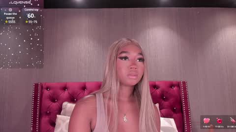 Snapshot of alisoon_moon chatting on 12-14-24, 10:13 Alison Moon  online show from 12-14-24, 10:13