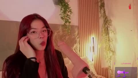 Snapshot of alissa_cute1 chatting on 10-14-25, 02:01 Mia online show from 10-14-25, 02:01