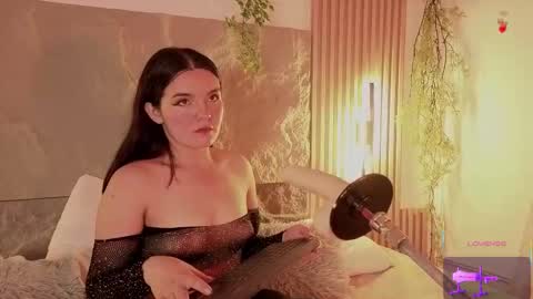 Snapshot of alissa_cute1 chatting on 11-09-25, 08:07 Mia online show from 11-09-25, 08:07