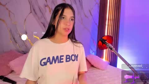 Snapshot of alissa_cute1 chatting on 11-25-25, 08:42 Mia online show from 11-25-25, 08:42