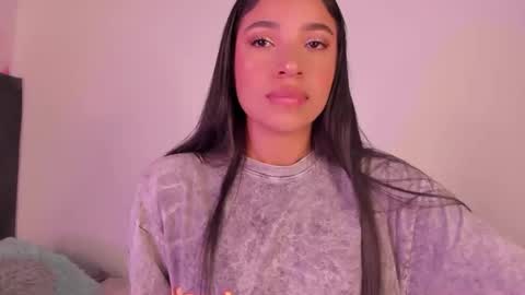 Snapshot of alissarose_ chatting on 12-16-25, 03:33 Mara Isabel online show from 12-16-25, 03:33