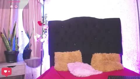 Snapshot of alisse_laurent chatting on 10-17-25, 04:15 alisse online show from 10-17-25, 04:15