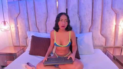 Snapshot of alisse_myers chatting on 05-01-26, 03:11 alisse_myers online show from 05-01-26, 03:11