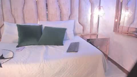 Snapshot of alisse_myers chatting on 06-11-26, 03:04 alisse_myers online show from 06-11-26, 03:04