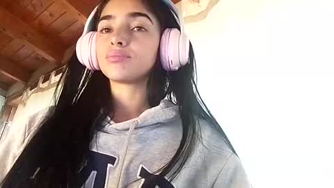 Snapshot of alisson369_ chatting on 02-06-25, 12:48 Alisson369  online show from 02-06-25, 12:48