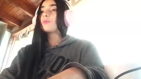 Snapshot of alisson369_ chatting on 02-11-25, 07:27 Alisson369  online show from 02-11-25, 07:27