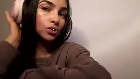 Snapshot of alisson369_ chatting on 02-19-25, 05:38 Alisson369  online show from 02-19-25, 05:38