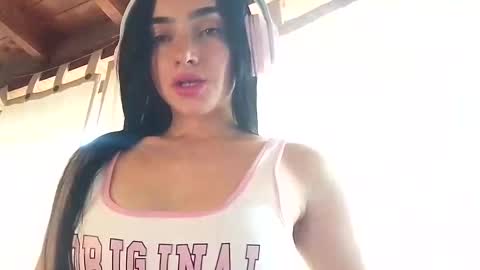 Snapshot of alisson369_ chatting on 02-21-25, 02:06 Alisson369  online show from 02-21-25, 02:06