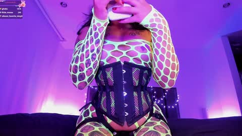 Snapshot of alisson_rocker chatting on 01-27-25, 02:42    online show from 01-27-25, 02:42