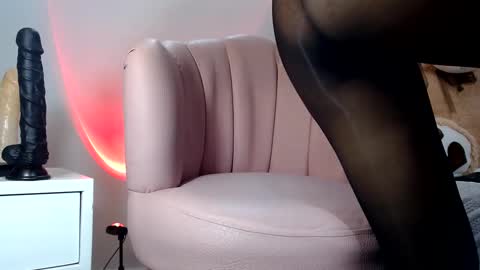 Snapshot of alissonkisses chatting on 12-14-24, 01:50 alisson online show from 12-14-24, 01:50