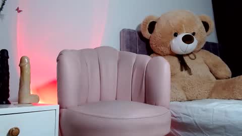 Snapshot of alissonkisses chatting on 12-30-24, 01:26 alisson online show from 12-30-24, 01:26