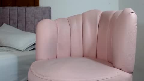 Snapshot of alissonkisses chatting on 02-05-25, 02:40 alisson online show from 02-05-25, 02:40