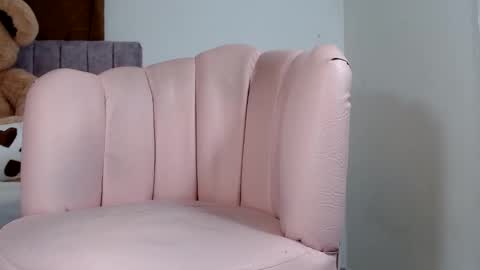 Snapshot of alissonkisses chatting on 02-12-25, 06:08 alisson online show from 02-12-25, 06:08