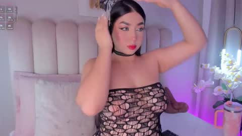 Snapshot of alissyadanger chatting on 11-06-25, 03:18 TATIS online show from 11-06-25, 03:18