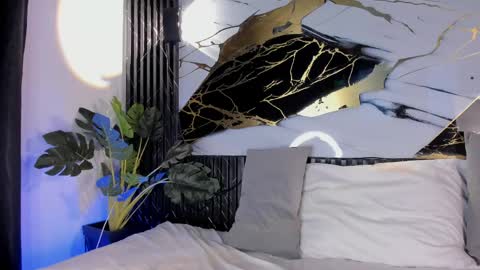   online show from 04-23-26, 07:27