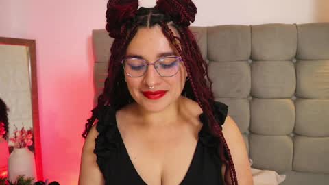 Snapshot of alix_bay chatting on 12-30-24, 08:04 Alix online show from 12-30-24, 08:04