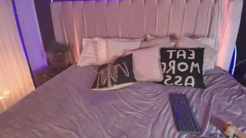 Ali online show from 04-25-26, 01:41