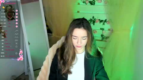 Snapshot of allana_dream chatting on 05-11-26, 06:52 Allana online show from 05-11-26, 06:52
