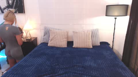 Miss Gia online show from 01-09-25, 03:47