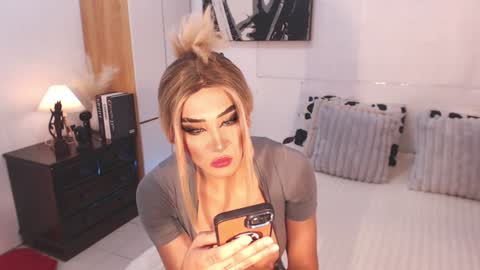 Miss Gia online show from 01-19-25, 06:20