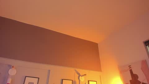 Laura online show from 01-16-25, 06:27