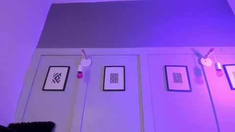 Laura online show from 02-18-25, 06:04