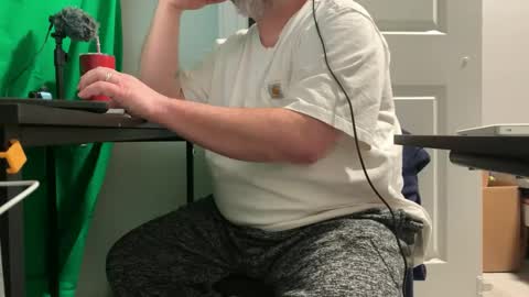 Allergictolove online show from 01-20-25, 08:40