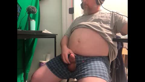 Allergictolove online show from 02-20-25, 08:25