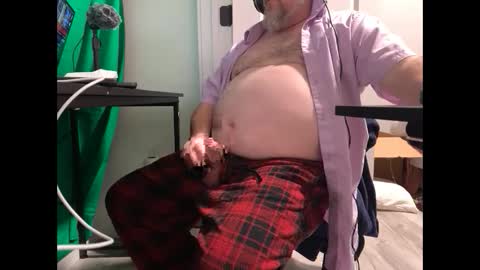 Allergictolove online show from 02-27-25, 01:48