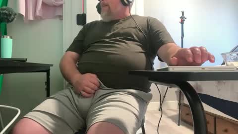 Allergictolove online show from 09-08-25, 11:04