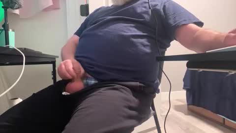 Allergictolove online show from 04-16-26, 01:28