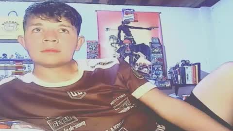 Snapshot of allex14141414xd chatting on 12-14-25, 10:47 allex14141414xd online show from 12-14-25, 10:47