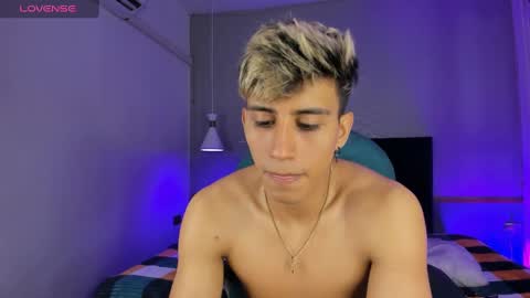 Snapshot of allexcano chatting on 02-22-25, 11:46 Allex online show from 02-22-25, 11:46