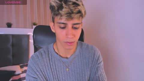 Snapshot of allexcano chatting on 02-25-25, 12:24 Allex online show from 02-25-25, 12:24